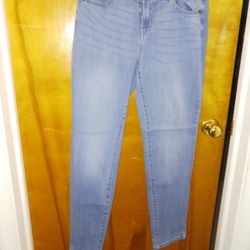 Very Nice Ladies Size 4 Jeans