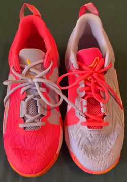 Women’s Nike Giannis immortality 2   size 6.5
