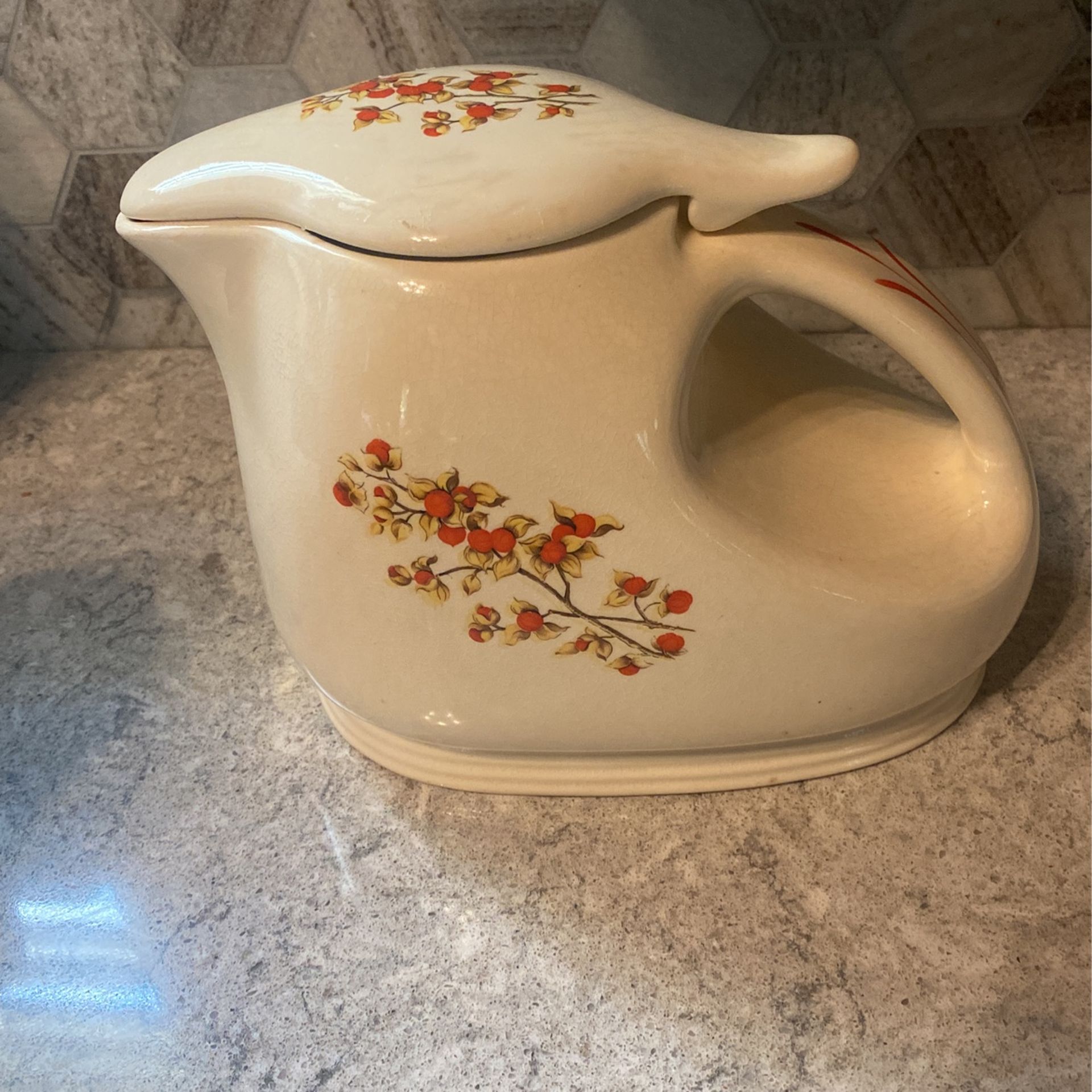 Universal Cambridge Vintage Pitcher