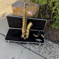 Tenor saxophone 🎷