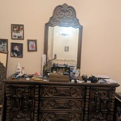 Vintage Spanish Revival Bedroom Set – Full 4-Piece Matching Set
$875 OBO – San Francisco Pickup

Complete 1970s vintage Spanish Mediterranean bedroom 
