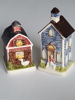 Vintage 1989 Gibson Greetings Otagiri Farmhouse & Barn Salt & Pepper Shaker Set (Handcrafted in Japan) $8ea Set -2 Sets Available