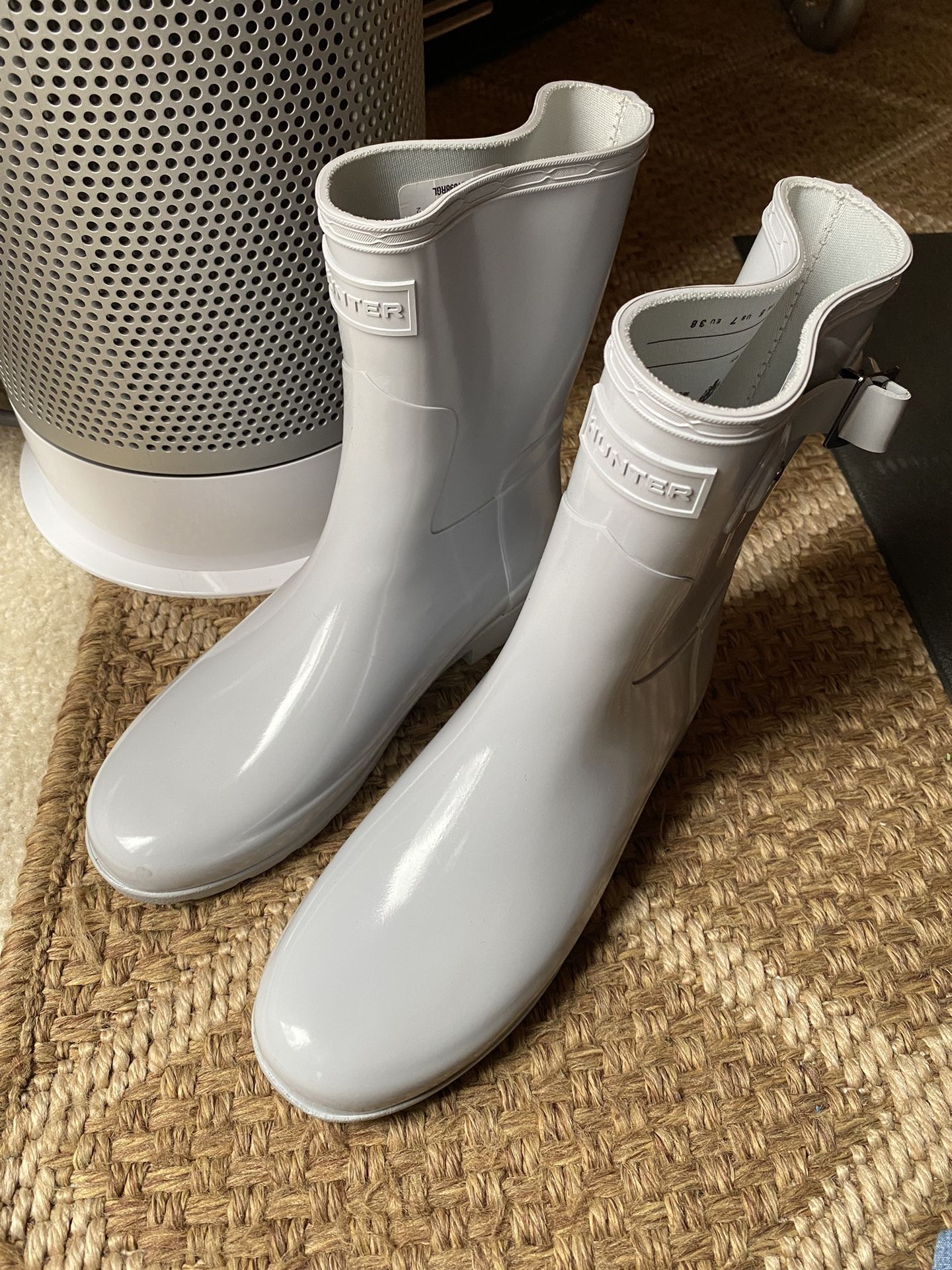 Hunter Original Womens Rubber Rain Boots - Women size 7 Color Light Gray  New without tag previously store display with store size tag sticker 