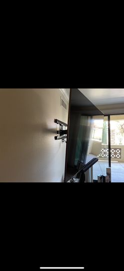 83 Inch Samsung Qled Flatscreen