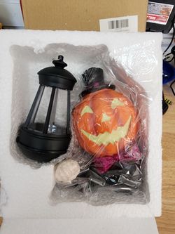 Halloween solar tree mount light
