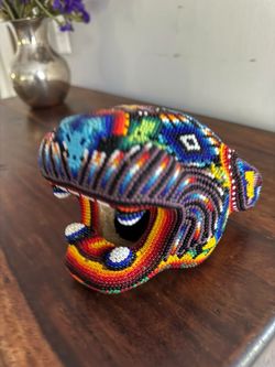 Mexican Wixárika hand made bead art