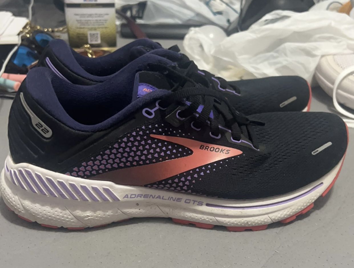 Brooks Adrenaline GTS, size 9, wide, I accept offers