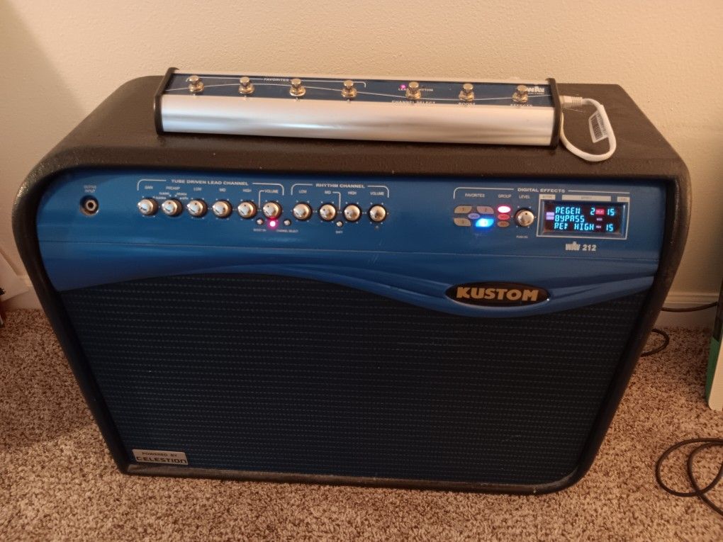 Kustom WAV212 Amplifier 