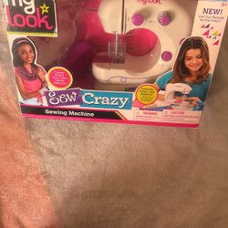 Small Sewing Machine 