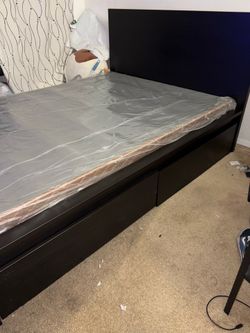 Full bed frame with box