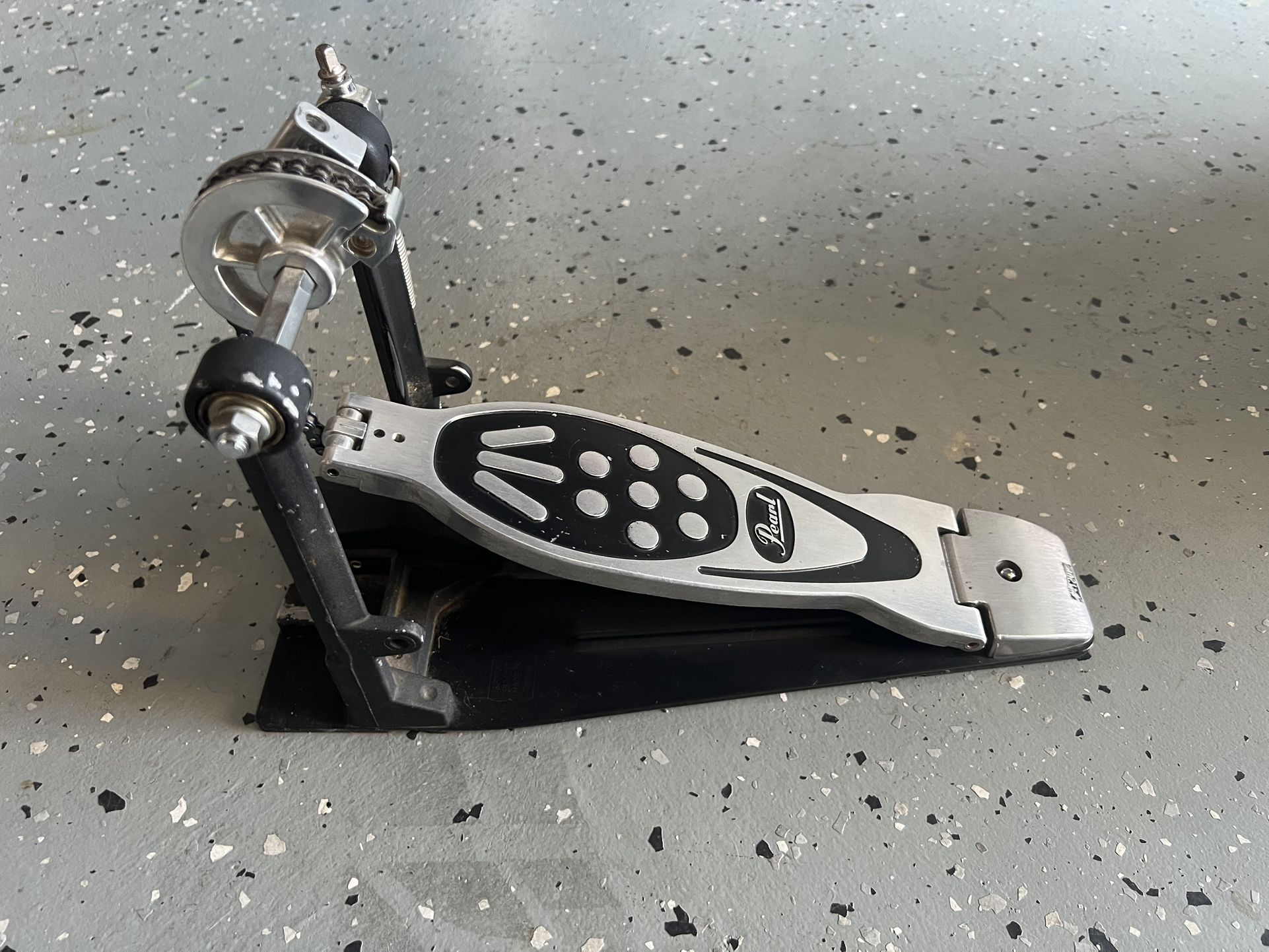 Bass Drum Pearl Pedal P-120
