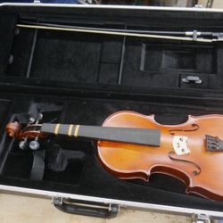 Scherl and Roth SR51E3 3/4 Violin with bow GLAESEL & case very good condition.