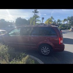 2010 Chrysler Town & Country