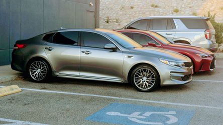 2017 KIA Optima