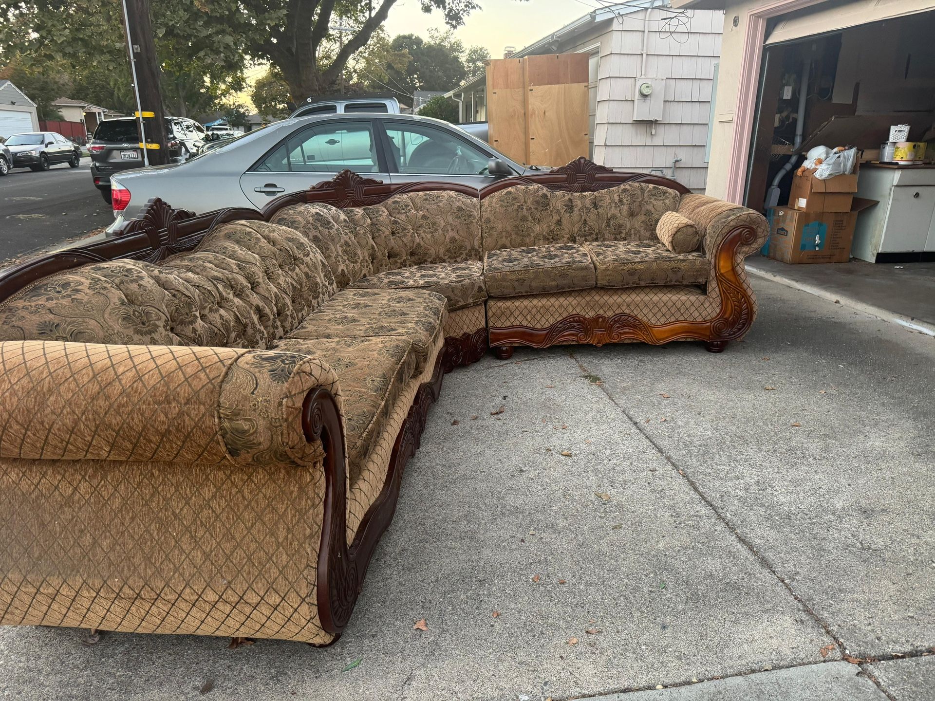 FREE SECTIONAL ON CURB SOFA SECIONAL GRATIS