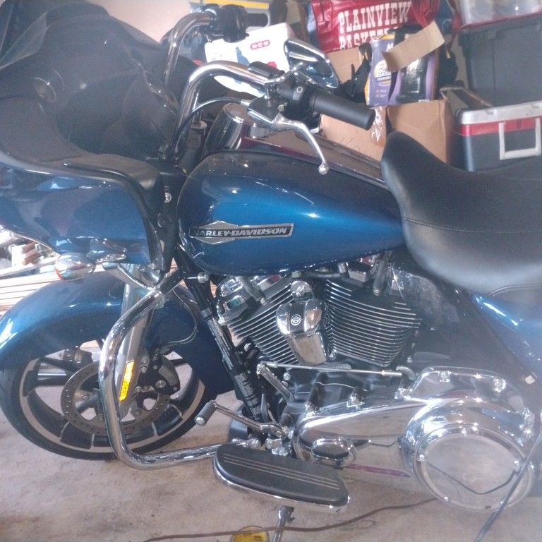 HARLEY DAVIDSON ROAD GLIDE