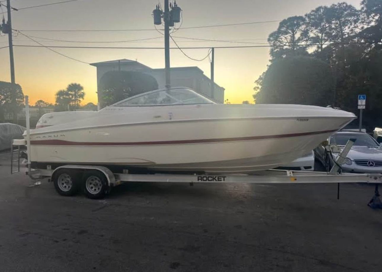 2005 Maxim 2400