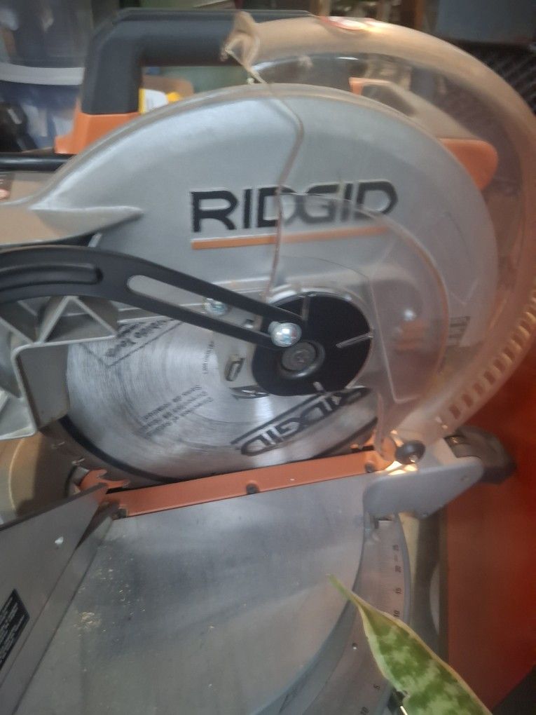 Ridgid 12" Miter Saw