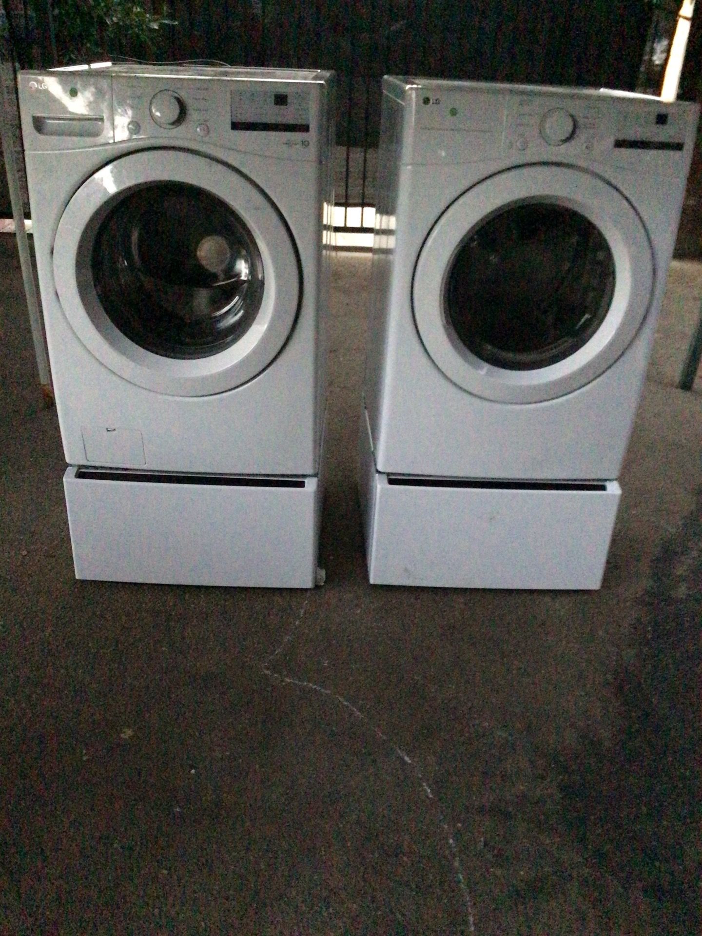Set washer and dryer gas