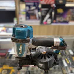 Makita An454 1-3/4in 120psi Adjustable Pneumatic Roofing Coil Nailer