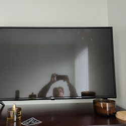 LG 43 Inch TV 43un7000