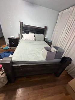 Tempur-Pedic queen size adjustable bed frame
