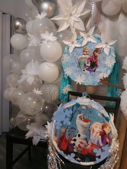 Frozen piñata💙