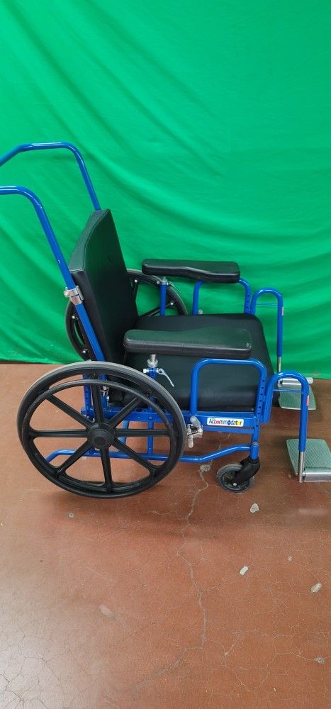 Wide Seat Wheelchair, Adjustable Height