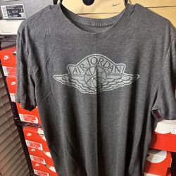 Air jordan grey tee shirt size large men’s used 