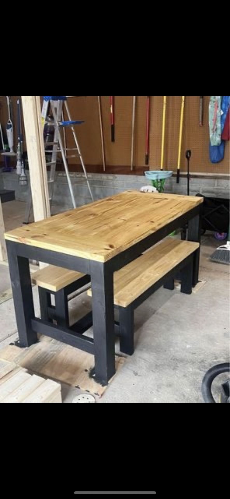 Dining Table w/2 Benches 