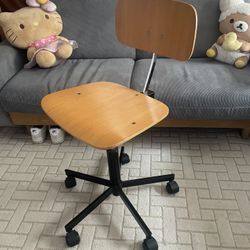 Kevi swivel office chair