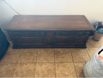 Vintage Lane Cedar Hope chest