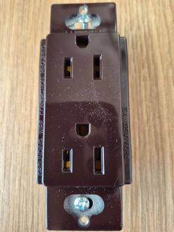 LUTRON clara CAR-15-BR.  Wall 3 prong outlet.