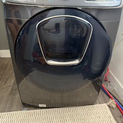 4.5 cu. ft. Smart Front Load Washer with AddWash™ in Black Stainless Steel