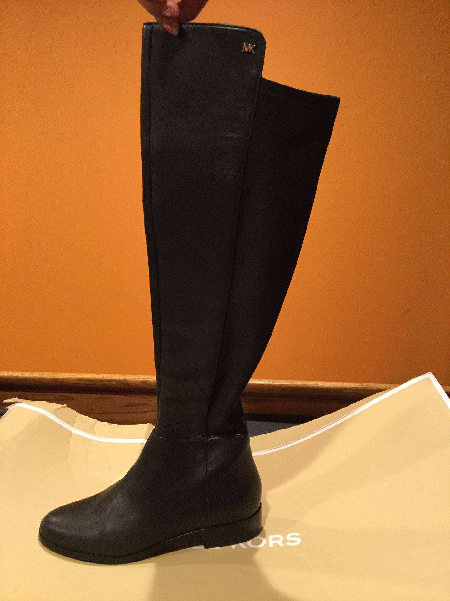 Michael Kors women boots size 6