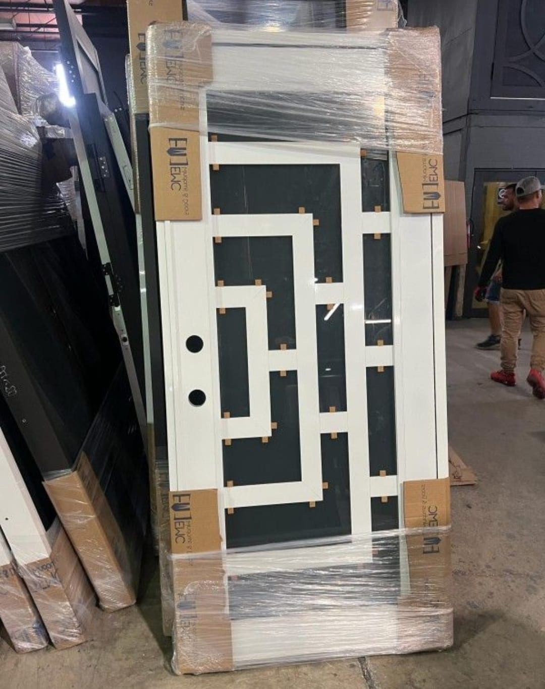 New Impact windows and Doors/Nuevas puertas y Ventanas de impactos