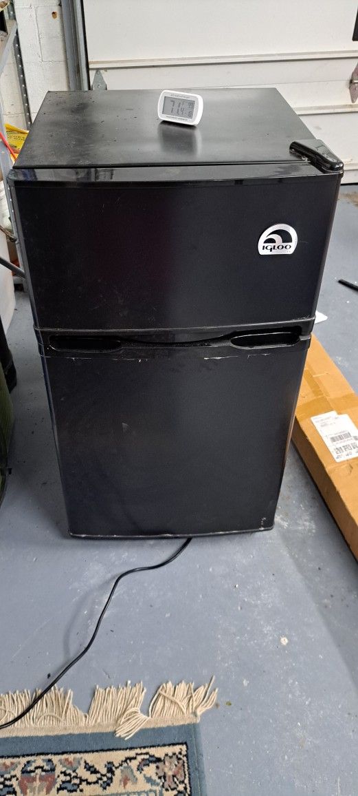 Mini Fridge
