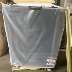 Dishwasher Whirlpool 24” Wide In Stainless Steel 