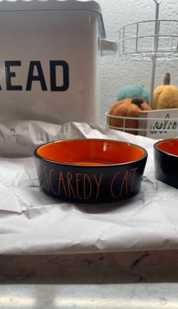 Rae Dunn Scaredy Cat dish