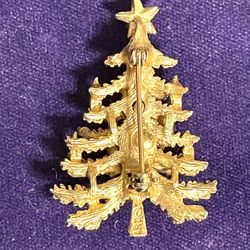 ART Designer Holiday Brooch