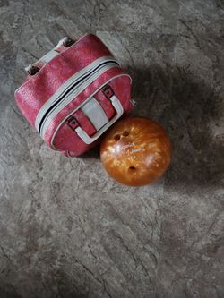 Bowling ball w/case