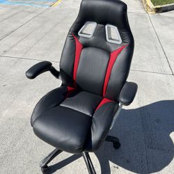 Gamer style computer desk chair