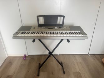 YAMAHA PIANO KEYBOARD