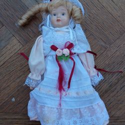 Vintage 1966 Effanbee 9" Doll #20800 Blonde-Haired girl doll