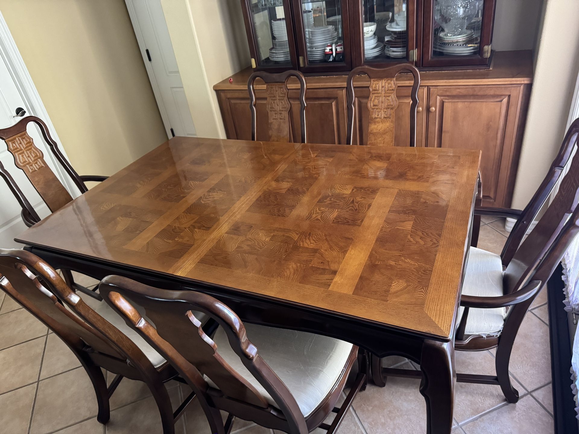 Dinning Table Beautiful