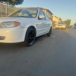 I'm selling a nice 2003 Mazda Protege.