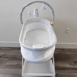 Delta Children Vibrating Bassinet