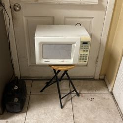 Small Microwave  Gold Star 
