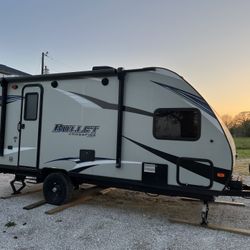 2018 Keystone Bullet Crossfire - Excellent Condition!