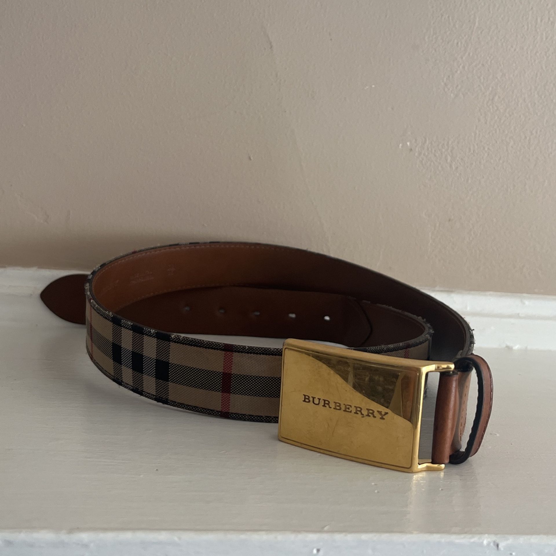 Reversible Tan/brown Burberry Belt for Sale in Cleveland, OH - OfferUp